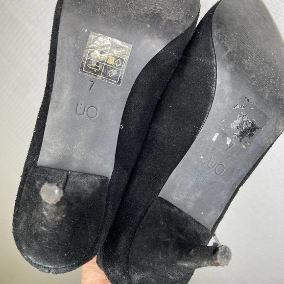 Urban Outfitters | Black Short Bootie Heels 7‎ - Picture 5 of 8